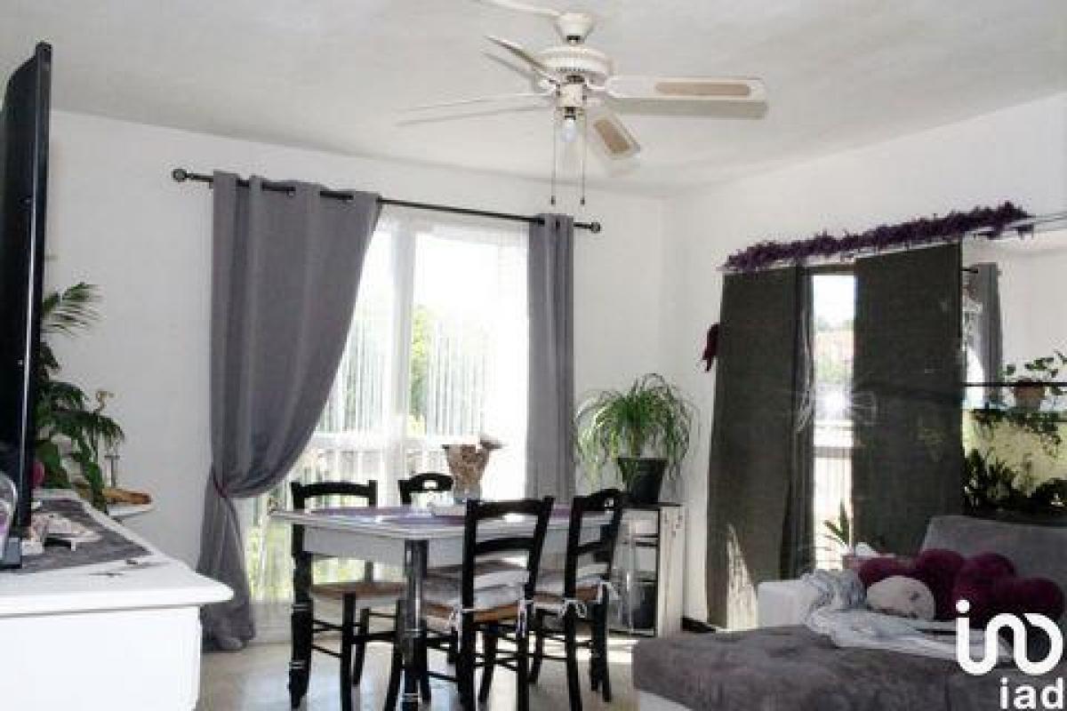 3 bedrooms Condo in Nimes, France No. 34707