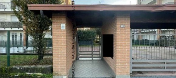Apartamento de 3 divisões em Cardano al Campo, Italy N.º 3233 9
