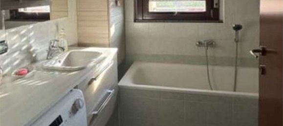 Apartamento de 3 divisões em Cardano al Campo, Italy N.º 3233 18