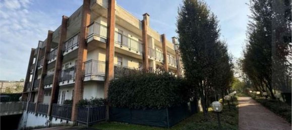 Apartamento de 3 divisões em Cardano al Campo, Italy N.º 3233 6