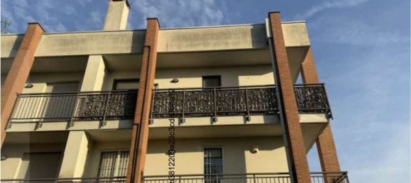 Apartamento de 3 divisões em Cardano al Campo, Italy N.º 3233 4