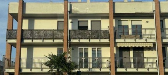 Apartamento de 3 divisões em Cardano al Campo, Italy N.º 3233 8