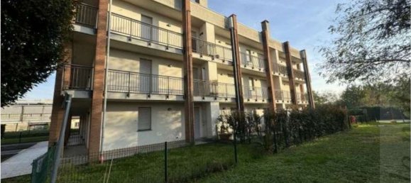 Apartamento de 3 divisões em Cardano al Campo, Italy N.º 3233 3
