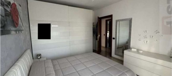 Apartamento de 3 divisões em Cardano al Campo, Italy N.º 3233 13