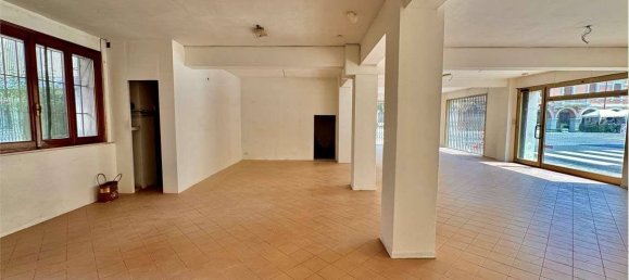 1غرفة عقار تجاري في Rolo, Italy رقم 308377 6