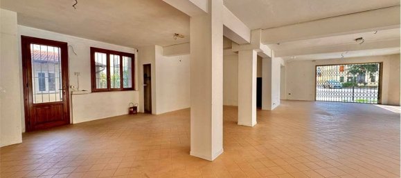 1غرفة عقار تجاري في Rolo, Italy رقم 308377 3