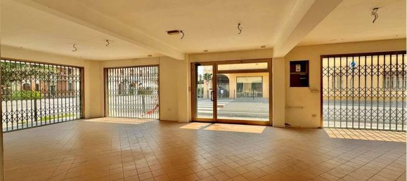 1غرفة عقار تجاري في Rolo, Italy رقم 308377 14