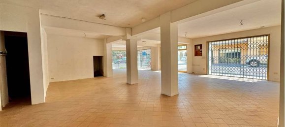 1غرفة عقار تجاري في Rolo, Italy رقم 308377 2