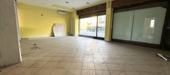 2 rooms Commercial property in Ivrea, Italy No. 293765 6