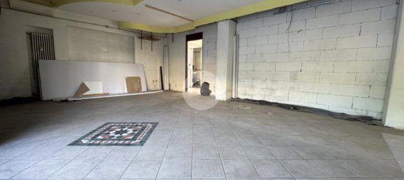 2 rooms Commercial property in Ivrea, Italy No. 293765 4