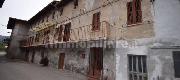 Bâtiment à Prato Sesia, Italy 350m² No. 332910 2