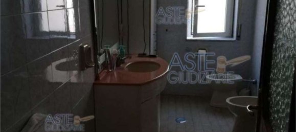 3 rooms Apartment in Sarno, Italy No. 182226 8