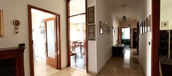 5 rooms Apartment in Venice, Italy No. 209860 4
