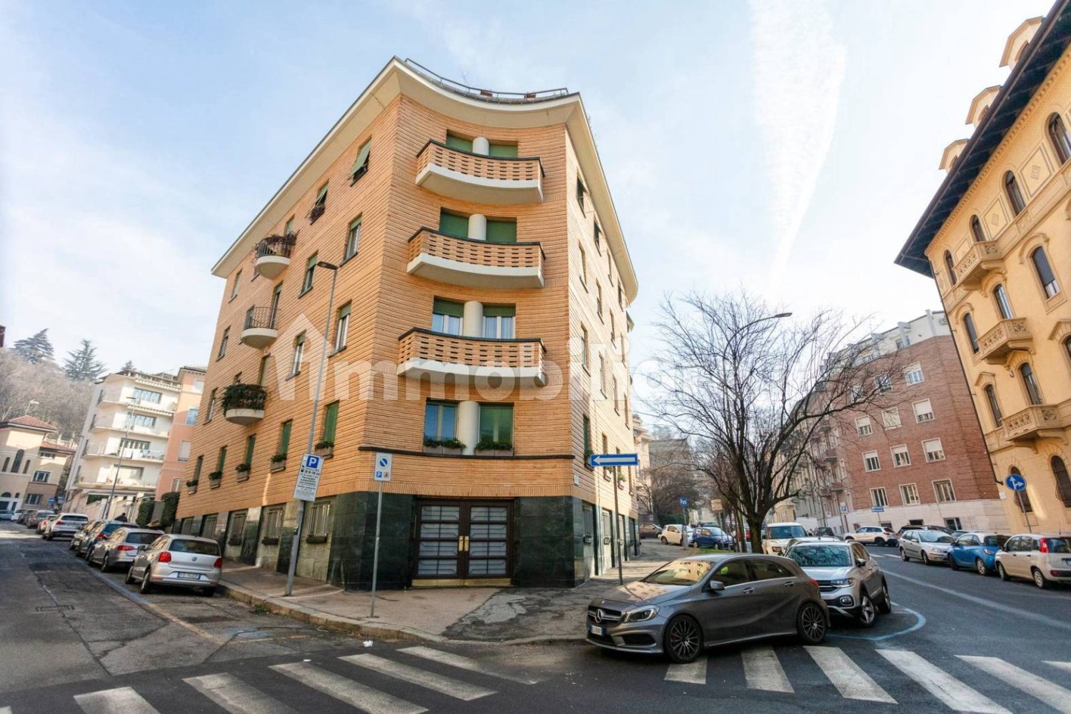 3 bedrooms Apartment in Turin, Italy No. 106301