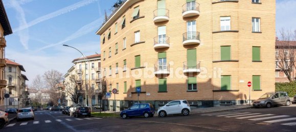 3 bedrooms Apartment in Turin, Italy No. 106301 9