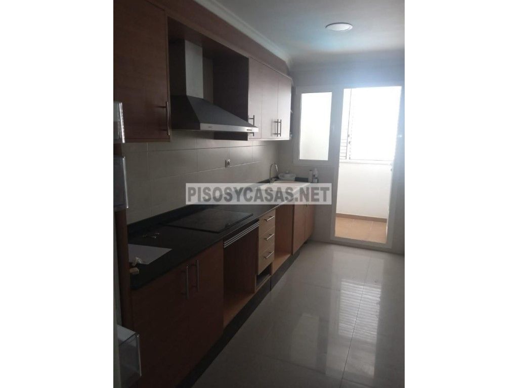 Квартира с 2 спальнями в Валенсия, Испания № 121259