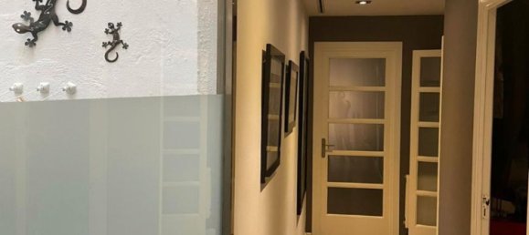 4 bedrooms Apartment in Valencia, Spain No. 26230 3