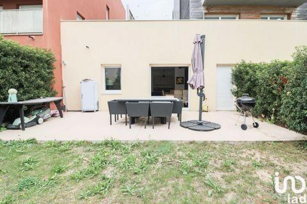 2 bedrooms Condo in Chessy, France No. 36482