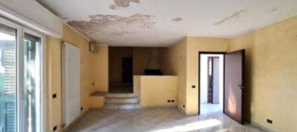 4-salle Villa à Lentate sul Seveso, Italy No. 6243 16