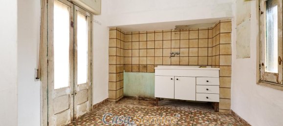 4 rooms House in Ruffano, Italy No. 224598 11