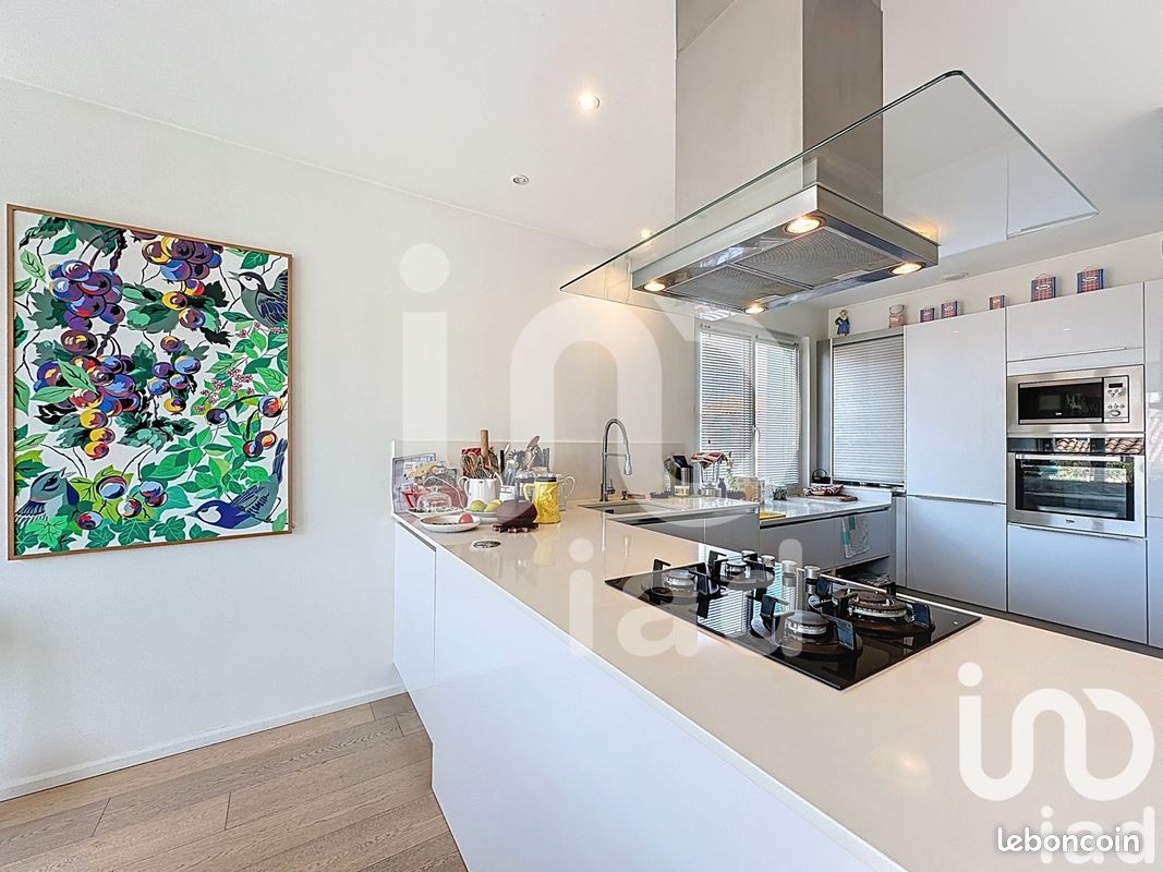 3 bedrooms House in La Rochelle, France No. 340734