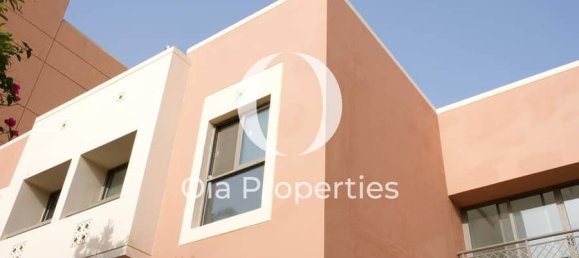 4 bedrooms Villa in Abu Dhabi, UAE No. 97649 13