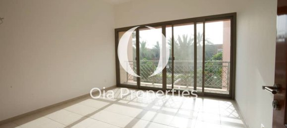 4 bedrooms Villa in Abu Dhabi, UAE No. 97649 8