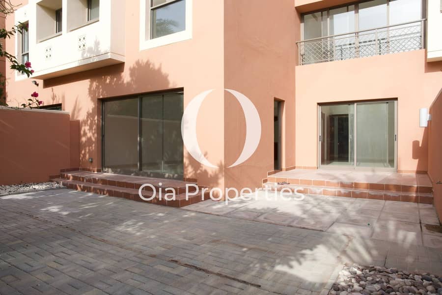 4 bedrooms Villa in Abu Dhabi, UAE No. 97649