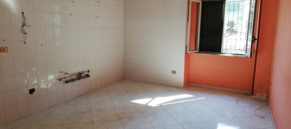 3غرفة شقة في Marigliano, Italy رقم 75291 2