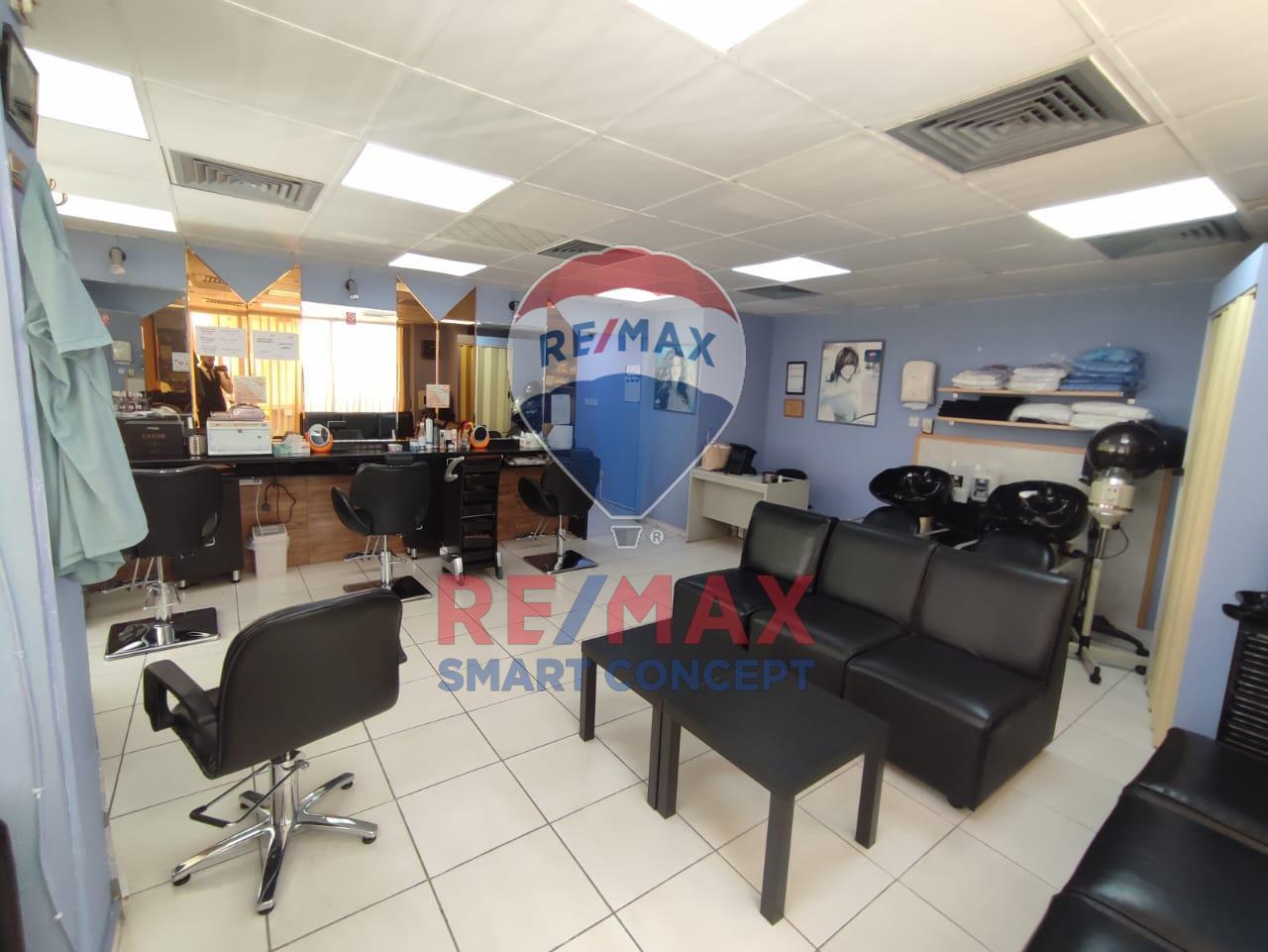 Loja em Al Khalidiya, UAE 65 m² N.º 36276