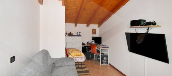 3 rooms Apartment in Dairago, Italy No. 18473 8