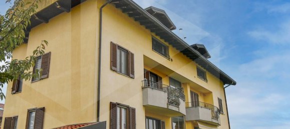 3 rooms Apartment in Dairago, Italy No. 18473 12