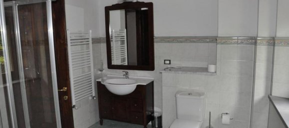 6 غرف نوم فيلا في Pescaglia, Italy رقم 104 10