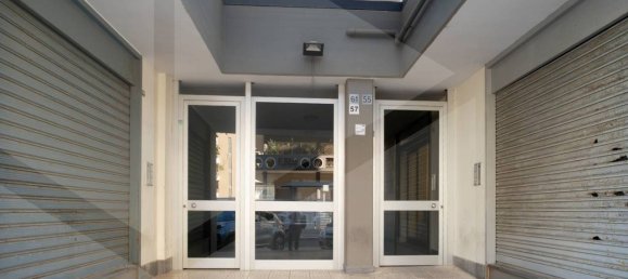 3 rooms Apartment in Bari, Italy No. 34368 12