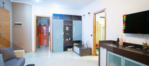 3 rooms Apartment in Bari, Italy No. 34368 9