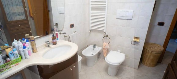 3 rooms Apartment in Bari, Italy No. 34368 16