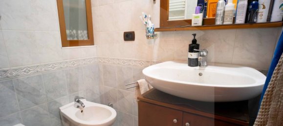 3 rooms Apartment in Bari, Italy No. 34368 19