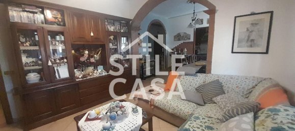 5 bedrooms Apartment in Altopascio, Italy No. 360056 3