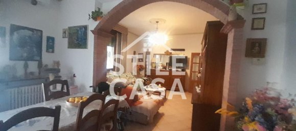 5 bedrooms Apartment in Altopascio, Italy No. 360056 4