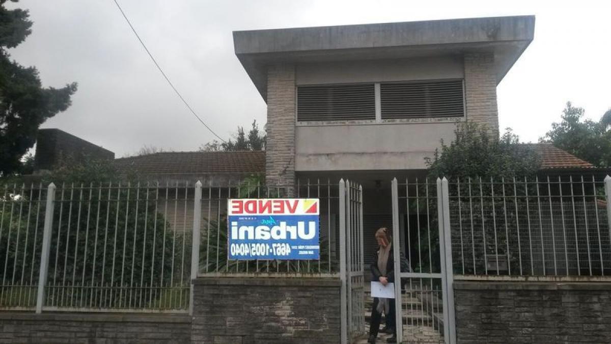 3 bedrooms House in San Miguel, Argentina No. 100964