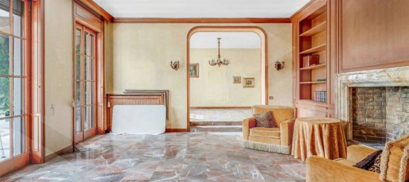 Villa de 15 habitaciónes en Bulciago, Italy No. 26160 24