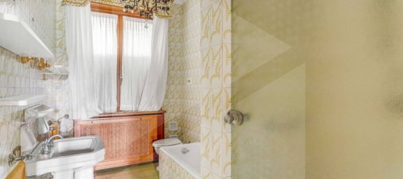 Villa de 15 habitaciónes en Bulciago, Italy No. 26160 31