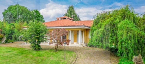 Villa de 15 habitaciónes en Bulciago, Italy No. 26160 10