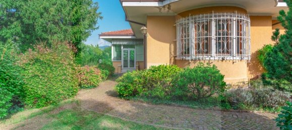 Villa de 15 habitaciónes en Bulciago, Italy No. 26160 19