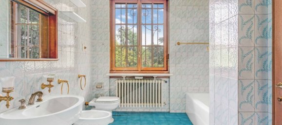 Villa de 15 habitaciónes en Bulciago, Italy No. 26160 35