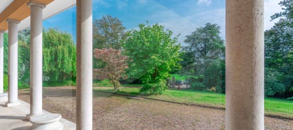 Villa de 15 habitaciónes en Bulciago, Italy No. 26160 13