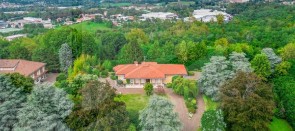 Villa de 15 habitaciónes en Bulciago, Italy No. 26160 7