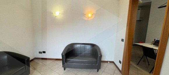 Oficina de 3 habitaciónes en Vicenza, Italy No. 19232 7