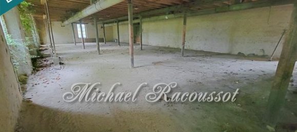 590m² Building in Blanzy, France No. 105498 2