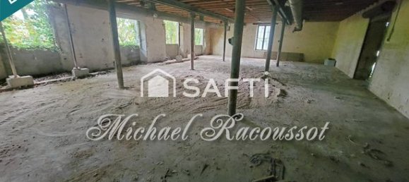 590m² Building in Blanzy, France No. 105498 3